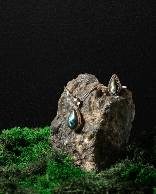 Ornamentum Labradorite